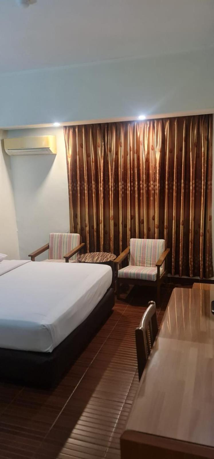 Paradise Hotel Tanjung Pinang Ngoại thất bức ảnh