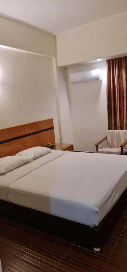 Paradise Hotel Tanjung Pinang Ngoại thất bức ảnh