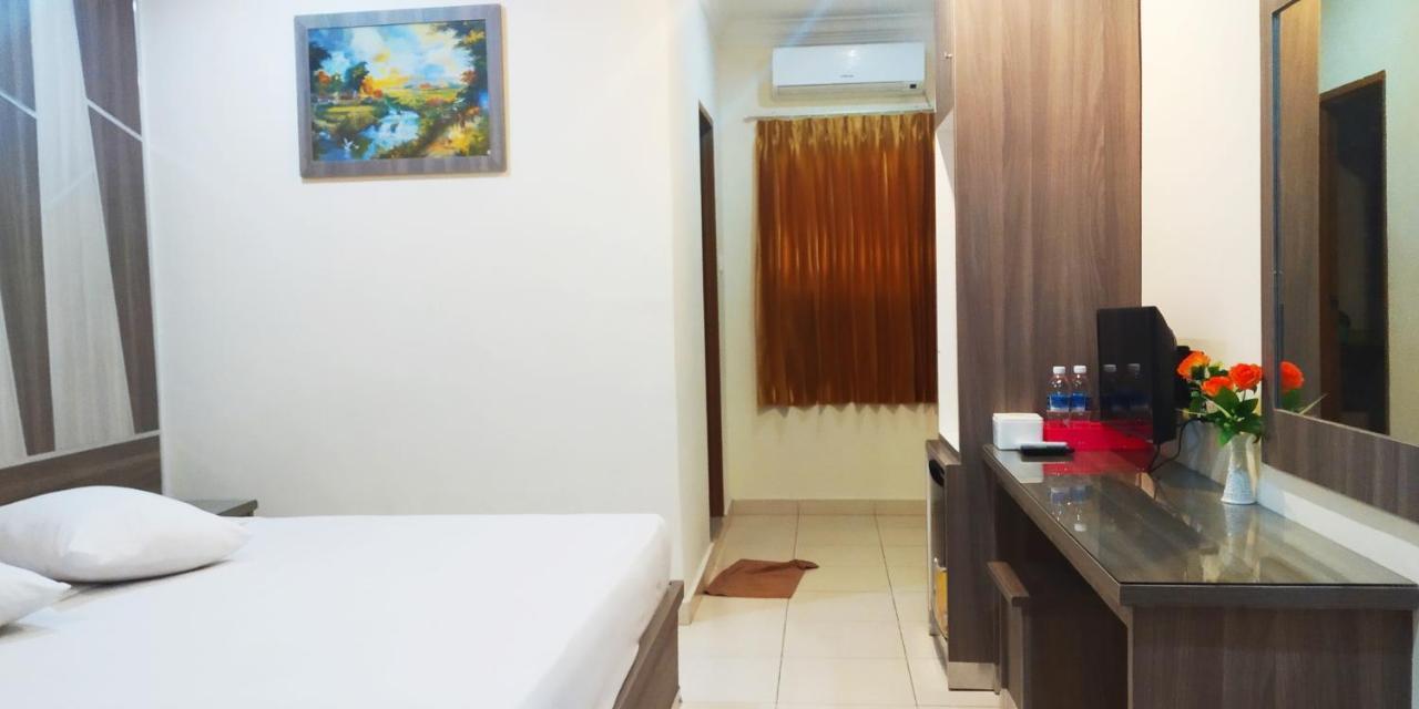 Paradise Hotel Tanjung Pinang Ngoại thất bức ảnh